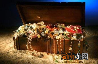 古代皇帝动不动就赏赐万金 为什么到了现在却很少见了