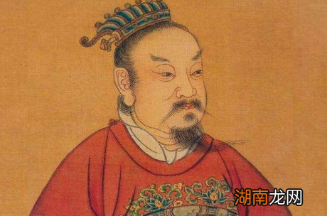 新朝皇帝王莽在位十五年，这十五年他都做了些什么？