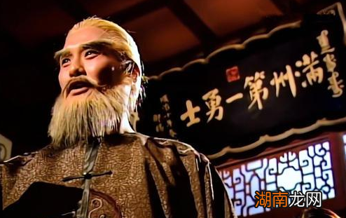 嚣张跋扈的鳌拜,为何会怕文官索尼?