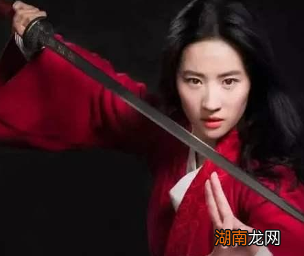 木兰替父从军那么久 期间为何没有人发现她是女子的身份