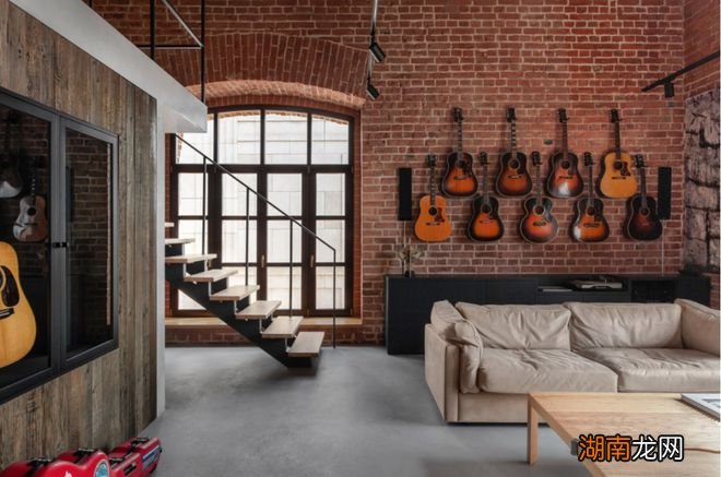 装修 灵感 | 130㎡的工业风公寓,材料混搭细节质感反被拉满!