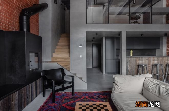 装修 灵感 | 130㎡的工业风公寓,材料混搭细节质感反被拉满!
