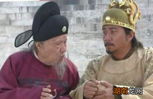 朱标为何要投湖自尽?侍卫们又为何会被朱元璋斩杀?