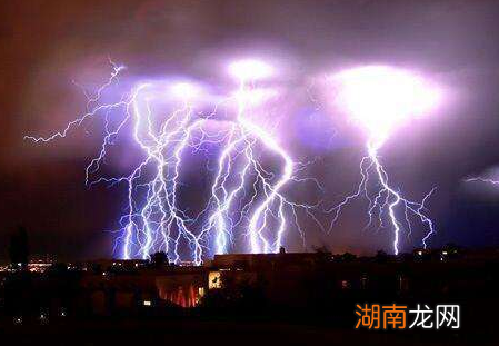 嘉庆被雷劈真的吗 嘉庆死亡的原因和雷有关系吗