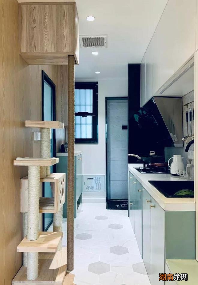 29岁小姐姐买下33㎡“老破小”独居,重装后,配色让人赏心悦目!