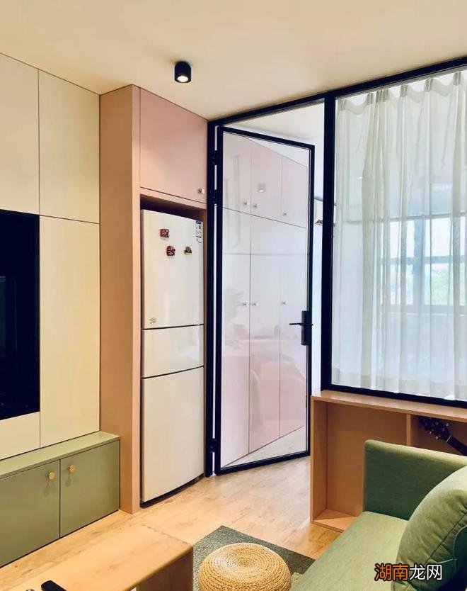 29岁小姐姐买下33㎡“老破小”独居,重装后,配色让人赏心悦目!