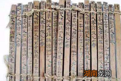 古人写字都是从右边往左边的 古人这么写有什么原因