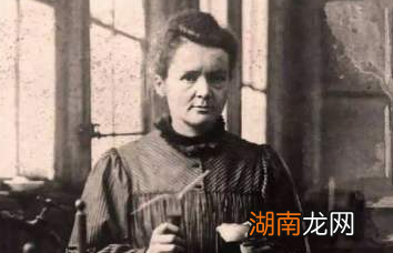 伟大的科学家居里夫人为何被法国人称为“波兰荡妇”?