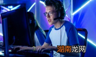 中学生沉迷游戏家长该怎么做,初中生沉迷游戏家长应该怎么做