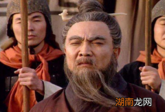 朝中大臣多次要求曹操称帝，他为何都予以婉拒？