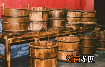 古代没有下水道系统，封闭的皇宫内到底有厕所吗？