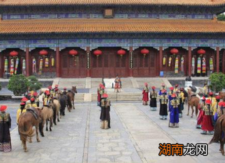 古代大臣下朝后都做些什么 他们真的有电视剧里边的那么悠闲吗