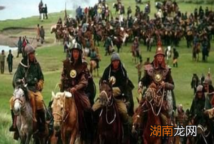 成吉思汗为什么放着近处的大金和西夏不打 而是偏偏选择远征花刺子模呢