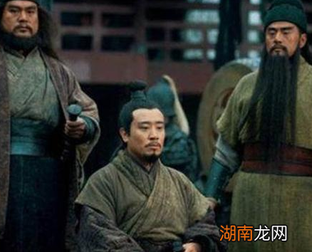 丈八蛇矛既然不符合原理 张飞手里拿的武器到底是什么