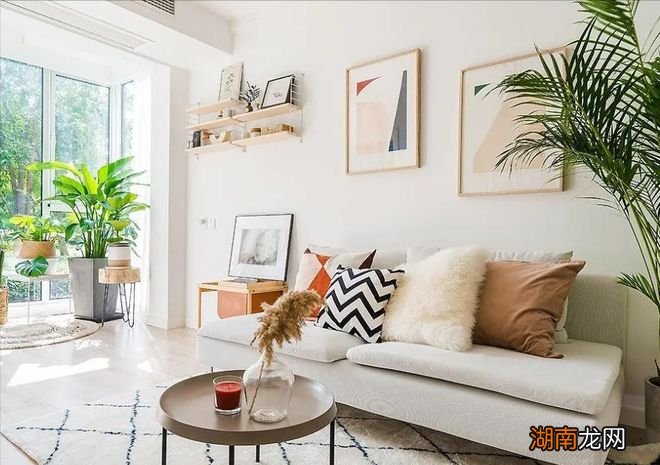 52岁阿姨买下61㎡一楼住宅独居，装修那叫一个高级大气，让人羡慕