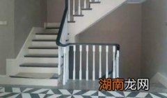 木工楼梯踏步分法图解 木工楼梯踏步分法