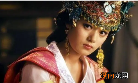 西夏荒唐皇帝李元昊，他的妃子都是狠角色