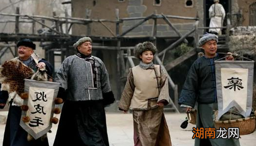 历代皇帝微服出访时，是怎么证明自己的身份的?