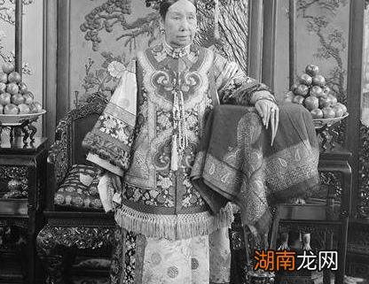 都说慈禧太后是一个美人 年轻时候的慈禧真的很美吗