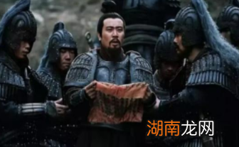 孝子徐庶在其母亲去世后,他选择去了哪里?