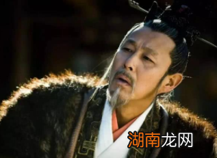 完全可以自立为王的韩信，为何要屈居人下呢？