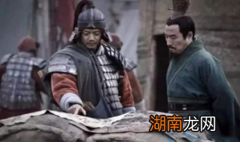 完全可以自立为王的韩信，为何要屈居人下呢？