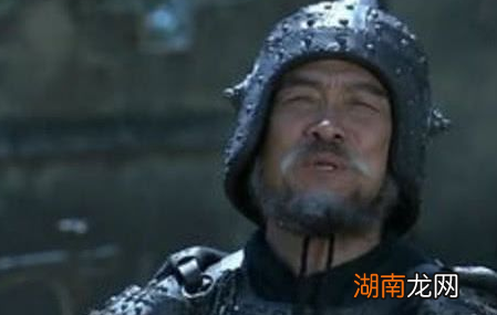 关羽被封为五虎上将之首后为何还生气 关羽辱骂黄忠的原因是什么