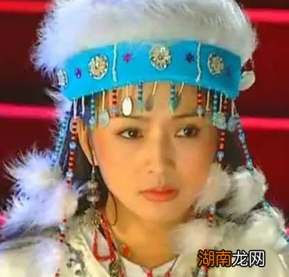 历史上乾隆对香妃到底有多宠爱 死后乾隆为她罢朝三天