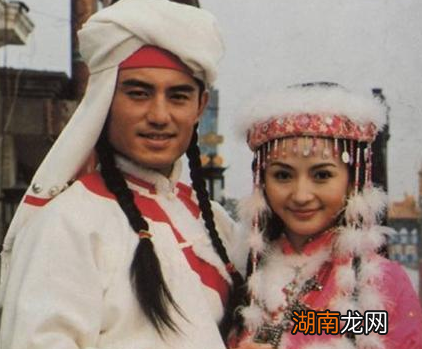 历史上乾隆对香妃到底有多宠爱 死后乾隆为她罢朝三天