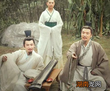 古代官员辞官回家之后靠什么生活 古代也有退休金吗