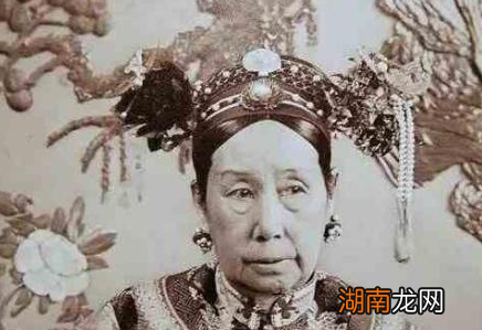 慈禧临死前为什么会找溥仪作为皇帝 一己私利还是得要去做