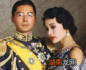 溥仪重游故宫发现专家人物标注错误,之后他如何做的?