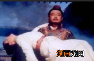 来莺儿愿意为王图去死,为何王图只当逢场作戏?