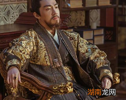 朱允炆对其他藩王做了什么事情 朱棣攻打南京的时候诸侯们为何不出手