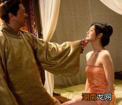 古代大户人家妻妾成群为何还养那么多丫环 有些事情妻妾是做不来的