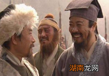 骨子里仍效忠朝廷的宋江,真的适合当梁山首领吗?