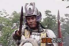 赵云经常跟着诸葛亮，刘备到底是出于什么考虑呢？