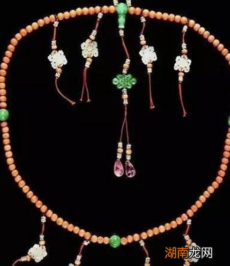 清朝官员身上带的佛珠叫什么 这佛珠到底有什么作用