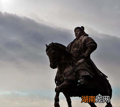 成吉思汗已经是65岁的老人了 成吉思汗为什么还带兵去攻打西夏