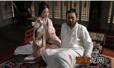 曹魏著名大臣何晏,为何被称为“台中三狗”之一?