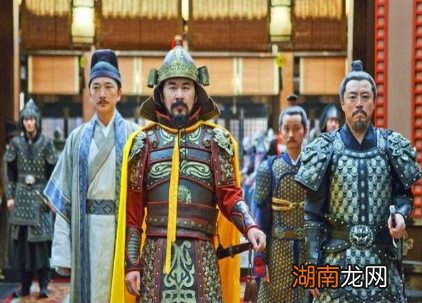 陈桥兵变赵匡胤黄袍加身成为皇帝 当初给赵匡胤披上皇袍的人是谁