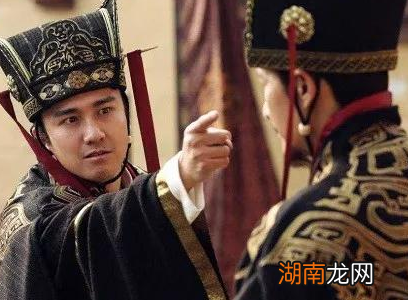 杨修的威胁比司马懿要小 曹操临死前为什么杀的人是杨修