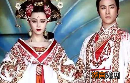 古代女子裙摆那么长又拖地 古人就不怕地面脏吗