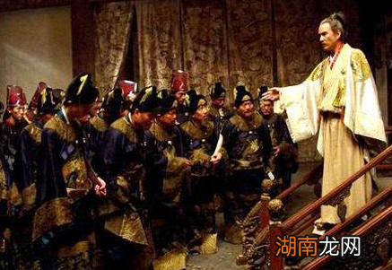 崇祯为什么宁愿坐以待毙都不南迁 因为他手里还有三张牌