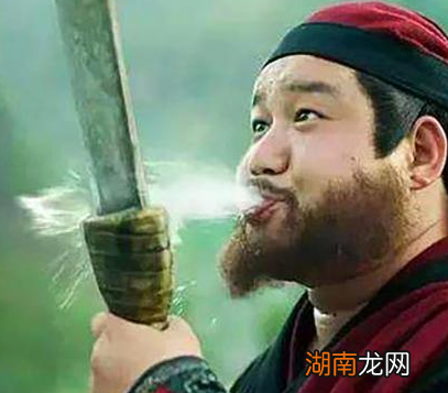 古代刽子手行刑前为什么要喷一口酒 这种现象在历史上很常见吗