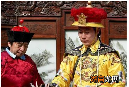 古代皇帝为什么叫陛下?它是怎么成为皇帝尊称的?