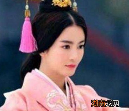 班昭到底是一个什么样的奇女子 她身为女子是如何为官的