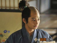 古代日本为什么会流行秃顶发型 这个发型的由来有什么故事