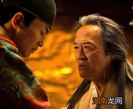 魏忠贤手中的权利那么大 他为什么不废帝自己自立为皇