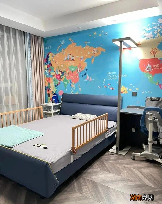 这才是儿童房该有的样子,8㎡装出16㎡的收纳,功能齐全无可挑剔